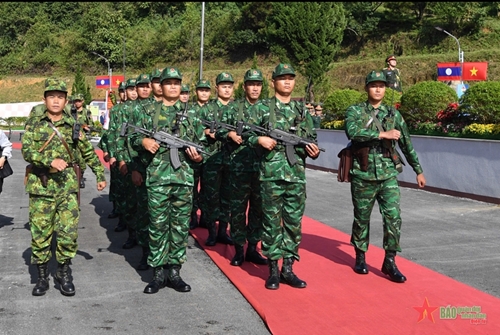 View - 	ກໍາລັງປົກປັກຮັກສາຊາຍແດນສອງປະເທດ ຫວຽດນາມ-ລາວ ລາດຕະເວນຮ່ວມ