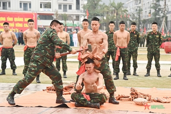 ການສະແດງທີ່ປະທັບໃຈຂອງພະນັກງານ, ນັກຮົບກໍາລັງປະກອບອາວຸດແຂວງກວ໋າງນິງ