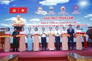 ງານ​ວາງ​ສະ​ແດງ “ຮ​ວ່າງ​ຊາ, ເຈື່ອງ​ຊາ - ປະ​ເທດ​ຊາດຢູ່​ບ່ອນ​ຫົວ​ຄື້ນ”