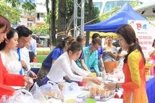 ການພົບປະແລກປ່ຽນລະຫວ່າງຊາວໜຸ່ມຫວຽດນາມ ກັບນັກສຶກສາລາວ ແລະກຳປູເຈຍ