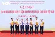 ສື່ມວນ​ຊົນ​ສ້າງ​ເງື່ອນ​ໄຂ​ເພື່ອ​ໃຫ້​ສຽງ​ເວົ້າ​ຂອງ​ແນວ​ໂຮມ ແລະປະ​ຊາ​ຊົນ​ຫຍັບ​ມໍ່​ເຂົ້າໃກ້ກັບ​ມະ​ຫາ​ຊົນຫຼາຍກວ່າ​ເກົ່າ