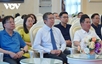 ປະຊາຄົມຊາວຫວຽດນາມ ຢູ່ຈີນ ເອົາໃຈໃສ່ຕິດຕາມເຫດການໂຮມຫົວໜ່ວຍບໍລິຫານ ຢູ່ຫວຽດນາມ