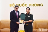 ລັດຖະມົນຕີ ຟານວັນຢາງ ຕ້ອນຮັບຮອງລັດຖະມົນຕີກະຊວງປ້ອງກັນປະເທດອີຕາລີ