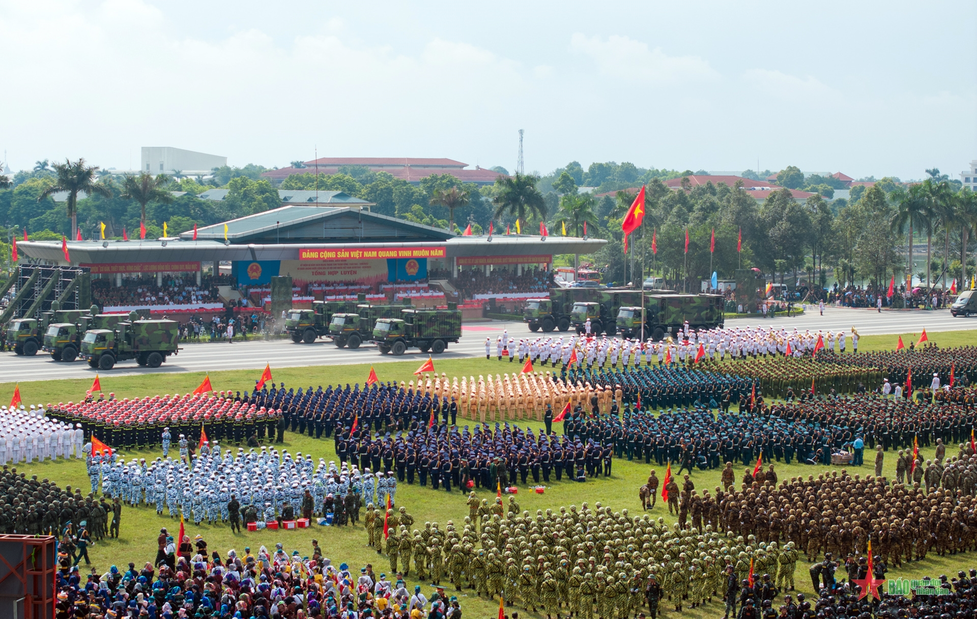 ຝຶກແອບຢ່າງຮີບເຮັ່ງ ໃຫ້ວັນບຸນໃຫຍ່ຂອງປະເທດ