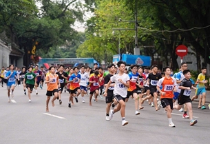 ນັກກິລາກວ່າ 3.000 ຄົນ ເຂົ້າຮ່ວມການແຂ່ງຂັນແລ່ນເພື່ອສັນຕິພາບ