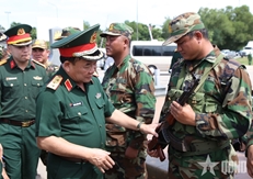 ກວດກາວຽກງານກະກຽມໃຫ້ແກ່ງານພົບປະແລກປ່ຽນມິດຕະພາບປ້ອງກັນຊາດເຂດຊາຍແດນ ຫວຽດນາມ-ກໍາປູເຈຍ