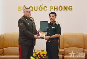 ພົນເອກ ຟານວັນຢາງ ຕ້ອນຮັບຫົວໜ້າກົມໃຫຍ່ເສນາທິການບັນດາກໍາລັງປະກອບອາວຸດເບລາຣຸດ