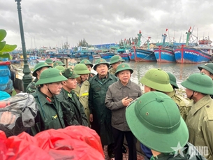 ຮອງນາຍົກລັດຖະມົນຕີ ເຈິ່ນຮົ່ງຮ່າ: ກຽມພ້ອມກູ້ຊີບ, ກູ້ໄພ, ຮັບປະກັນຄວາມປອດໄພໃຫ້ແກ່ປະຊາຊົນ