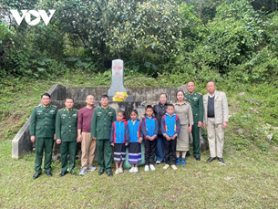 ນ້ຳໃຈລະຫວ່າງທະຫານ-ປະຊາຊົນ ເພີ່ມພູນຄູນສ້າງຄວາມໄຝ່ຝັນຂອງນັກຮຽນ ຢູ່ເຂດຊາຍແດນແຂວງແທງຮວ໋າ