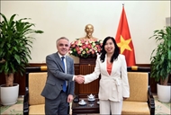 ຫວຽດນາມ ຍາມໃດກໍ່ຖືເປັນສຳຄັນ ແລະໃຫ້ບຸລິມະສິດເພີ່ມທະວີການຮ່ວມມືກັບ ຝຣັ່ງ