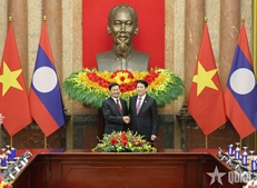 ທ່ານປະທານປະເທດ ເລືອງເກື່ອງ ພົບປະກັບທ່ານ ທອງລຸນ ສີສຸລິດ ເລຂາທິການໃຫຍ່, ປະທານປະເທດລາວ