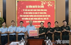 ພົນເອກ ຫງວຽນເຕິນເກືອງ ກວດກາ ແລະອວຍພອນປີໃໝ່ຢູ່ໂຮງຮຽນນາຍທະຫານອາກາດ