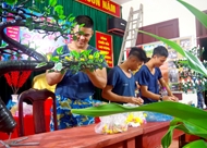 ສະຫຼອງລະດູບານໃໝ່ລ່ວງໜ້າຢູ່ ເຈື່ອງຊາ