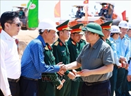 ທ່ານນາຍົກລັດຖະມົນຕີ ກວດກາບັນດາໂຄງການຄົມມະນາຄົມ ຢູ່ພາກກາງ