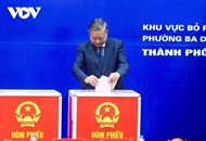 ຜູ້ມີສິດເລືອກຕັ້ງຫວຽດນາມ ກວ່າ 78 ລ້ານຄົນ ປະຕິບັດສິດ ແລະພັນທະພົນລະເມືອງໃນວັນບຸນຂອງປະເທດຊາດ