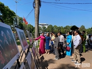 ໄຂງານວາງສະແດງຮູບພາບສິລະປະ “ສີສັນບັນດາເຜົ່າຫວຽດນາມ”