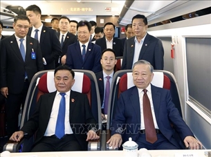 ທ່ານເລຂາທິການໃຫຍ່, ປະທານປະເທດ ໂຕເລິມ ແລະພັນລະຍາໄປຢ້ຽມຢາມນະຄອນໜານໜິງ (ຈີນ)