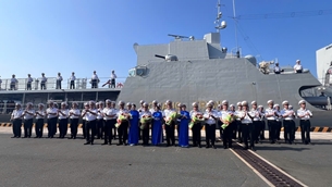 ຄວາມເອກອ້າງທະນົງໃຈໃນການເດີນເຮືອດ້ວຍໄລຍະທາງກວ່າໝື່ນໄມທະເລ