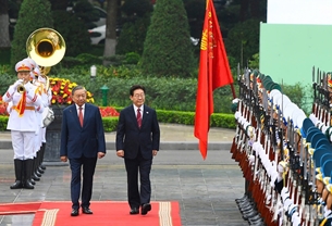 ທ່ານ ໂຕເລິມ ເລຂາທິການໃຫຍ່, ປະທານປະເທດ ເປັນປະທານພິທີຕ້ອນຮັບ ແລະພົບປະສອງຝ່າຍກັບປະທານາທິບໍດີ ສ.ເກົາຫຼີ