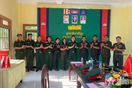 បញ្ជាការដ្ឋានយោធាខេត្ត Khanh Hoa ជូនពរឆ្នាំថ្មីនៅកម្ពុជា