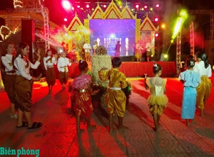 អភិរក្ស និងលើកកំពស់តម្លៃសិល្បៈប្រពៃណីរបស់ជនជាតិខ្មែរ