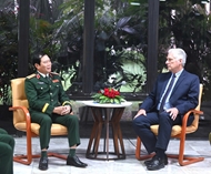 លោកនាយឧត្តមសេនីយ៍ Nguyen Tan Cuong ជួបសម្តែងការគួរសមជាមួយលេខាទីមួយ និងជាប្រធានរដ្ឋនៃសាធារណរដ្ឋគុយបា