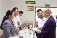 ពង្រឹងកិច្ចសហប្រតិបត្តិការភាពជាដៃគូពាណិជ្ជកម្មរវាងវៀតណាមនិងកម្ពុជា