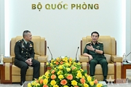 លោកនាយឧត្តមសេនីយ៍ Phan Van Giang ទទួលជួបមេបញ្ជាការកងកម្លាំងការពារជាតិថៃ