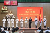 ផ្តោតលើការកសាងកម្លាំងនគរបាលប្រជាជនប្រកបដោយរបៀបរៀបរយនិងទំនើប