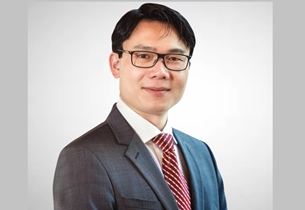 លោកសាស្ត្រាចារ្យ Nguyen Duc Khuong ត្រូវបានលើកតម្កើងក្នុងបញ្ជី "គំរូស្ថាបនាឥទ្ធិពលសកលនៅអាស៊ី"