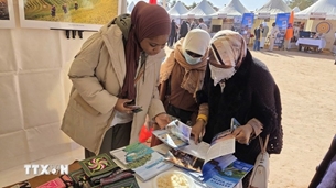 វៀតណាមចូលរួមក្នុងពិធីបុណ្យទេសចរណ៍វាលខ្សាច់សាហារ៉ា