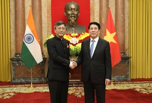 លោកប្រធានរដ្ឋ Luong Cuong ទទួលជួបឯកអគ្គរដ្ឋទូតនៃបណ្ដាប្រទេសមកជូនសារតាំង