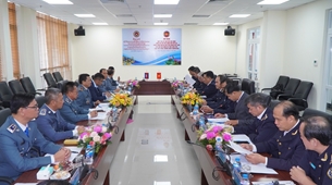 សាខាគយនៃតំបន់ទី ២០ (វៀតណាម) ពង្រឹងកិច្ចសហប្រតិបត្តិការជាមួយខេត្តព្រៃវែង