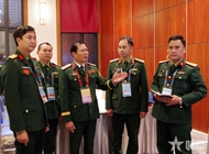 លោកនាយឧត្តមសេនីយ៍ Nguyen Tan Cuong ចុះត្រួតពិនិត្យទីបញ្ជាការគាំទ្រ​របស់ក្រសួងការពារប្រទេស