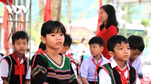 ខេត្ត Lam Dong សាកល្បងការបង្រៀនភាសាខ្មែរនៅតាមឃុំជាប់ព្រំដែន