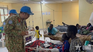 គ្រូពេទ្យយោធាមួកខៀវផ្សព្វផ្សាយស្មារតីនៃទិវាគ្រូពេទ្យវៀតណាម