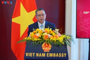 ពង្រឹងទំនុកចិត្តខាងនយោបាយរវាងវៀតណាម និងចិន