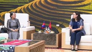 គណៈប្រតិភូក្រុមប្រឹក្សាជាតិរណសិរ្សសាមគ្គី អភិវឌ្ឍន៍មាតុភូមិកម្ពុជា ជួបសម្តែងការគួរសមជាមួយថ្នាក់ដឹកនាំខេត្ត Lao Cai