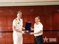 លើកកម្ពស់កិច្ចសហប្រតិបត្តិការរវាងកងទ័ពជើងទឹកវៀតណាម និងកាណាដា