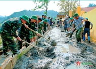 កងទ័ពការពារព្រំដែនខេត្ត Lang Son ថែទាំ និងគាំទ្រប្រជាជននៅតាមតំបន់ព្រំដែនអភិវឌ្ឍសេដ្ឋកិច្ច