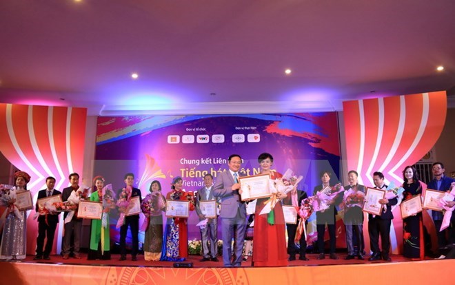 Vietnam-ASEAN Singing Festival in Laos wraps up