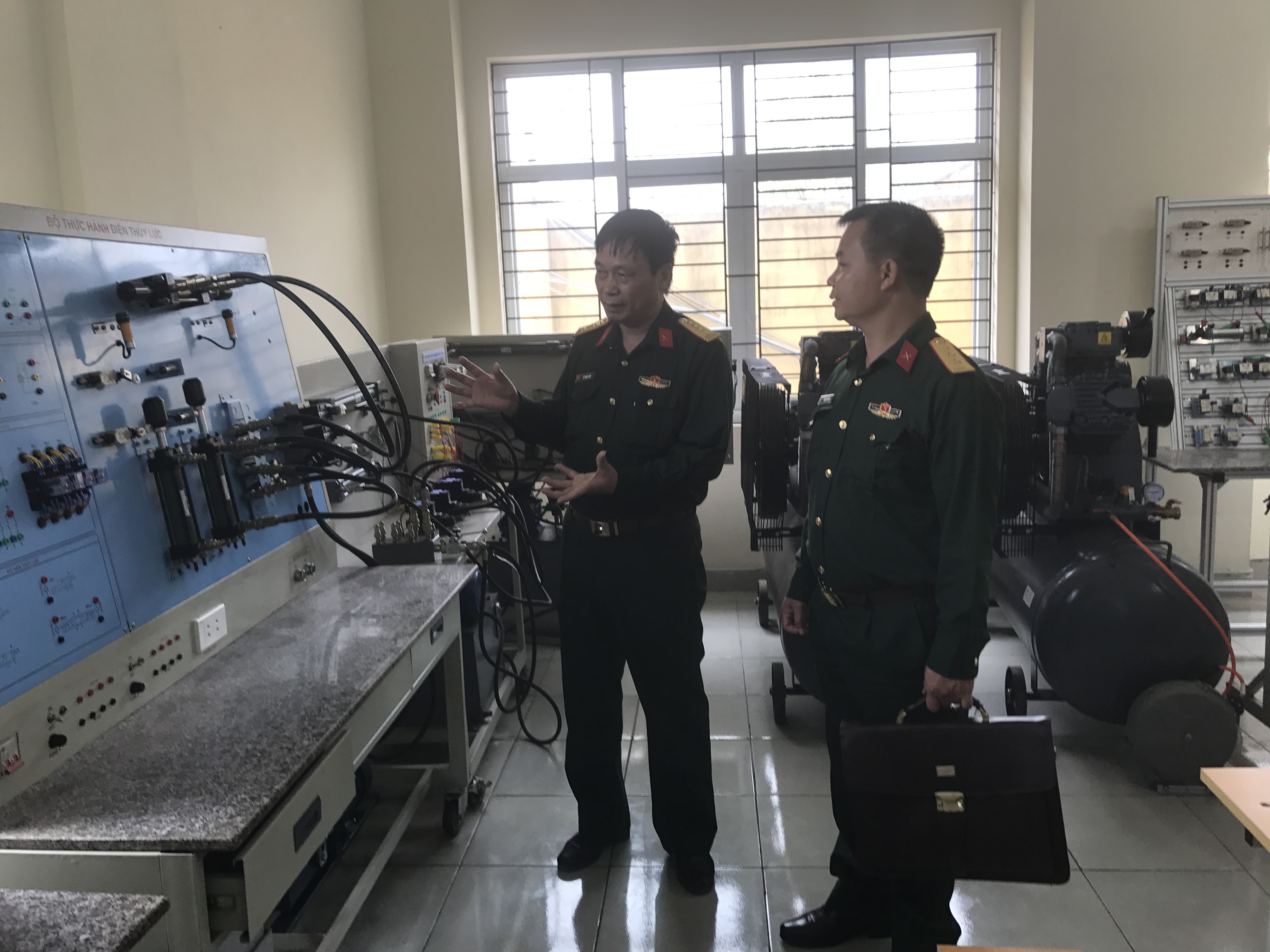 Military school offers standard training for drivers