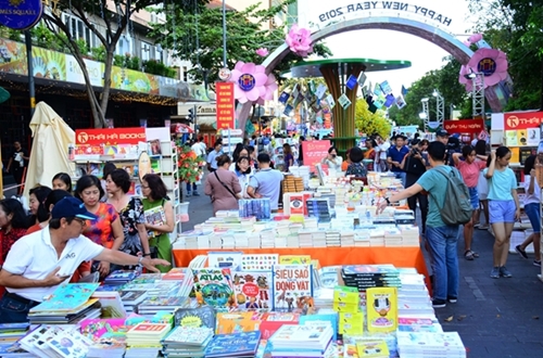 Book street festival promotes reading culture