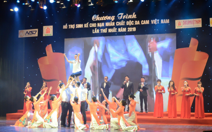 Art program for supporters of AO dioxin victims held in Hanoi