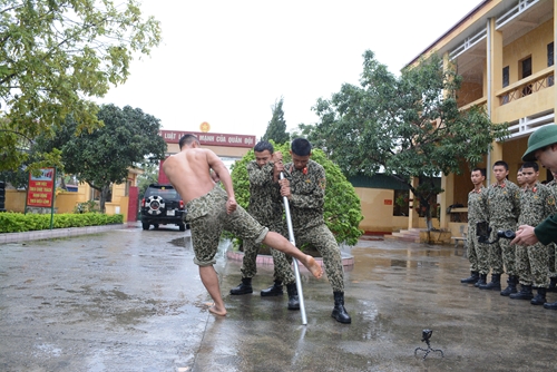 Commandos in training
