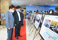 Photo exhibition on lawyers and national sea, islands launched