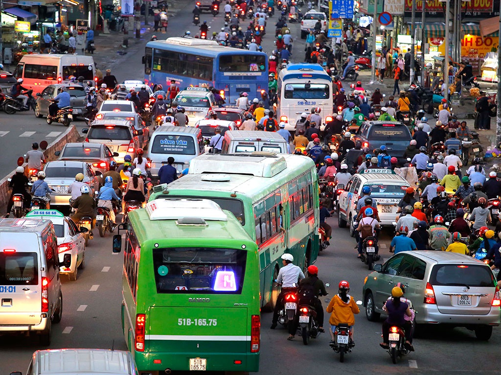 topic public transportation in vietnam