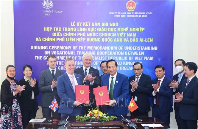 Vietnam, U.K. beef up vocational education cooperation