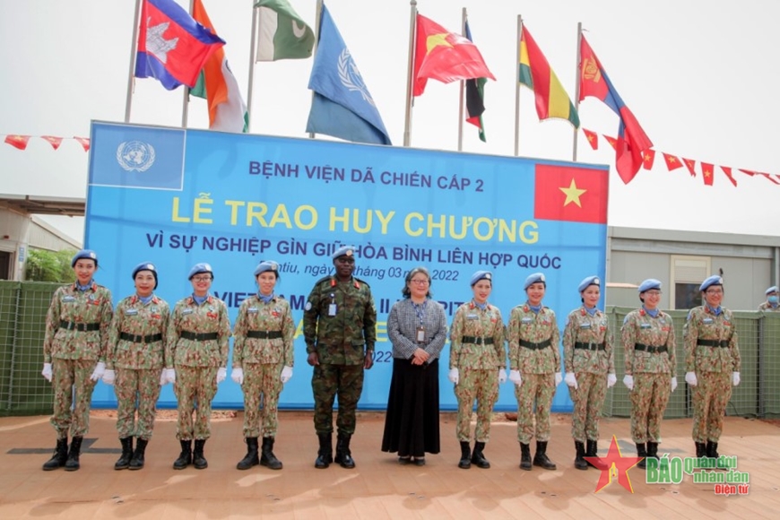 Vietnam's servicewomen play active role in UN peacekeeping operations, Politics
