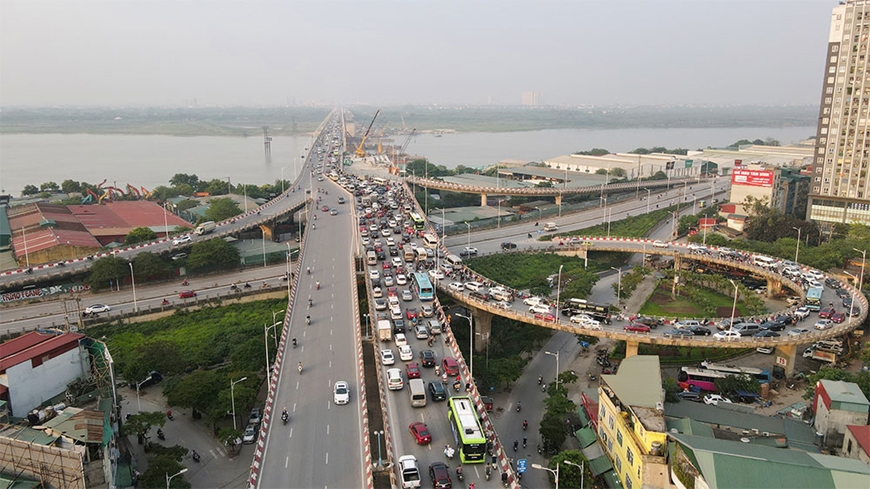 Vinh Tuy Bridge’s second phase to be completed
